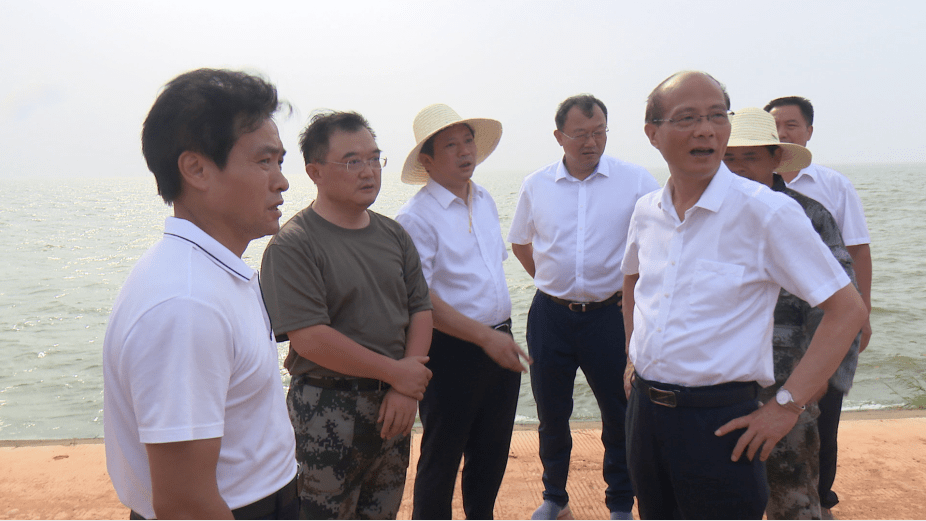 市委秘书长郭毅,市委常委,市委政法委书记胡晓海,县委书记钟益民,县委