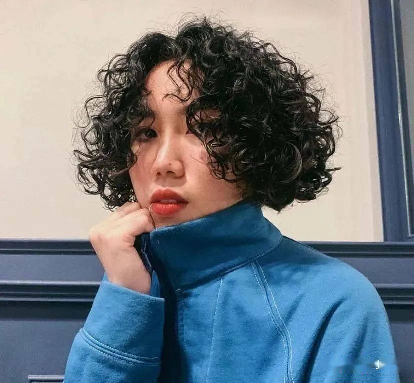 王炸发型毛毛卷短发