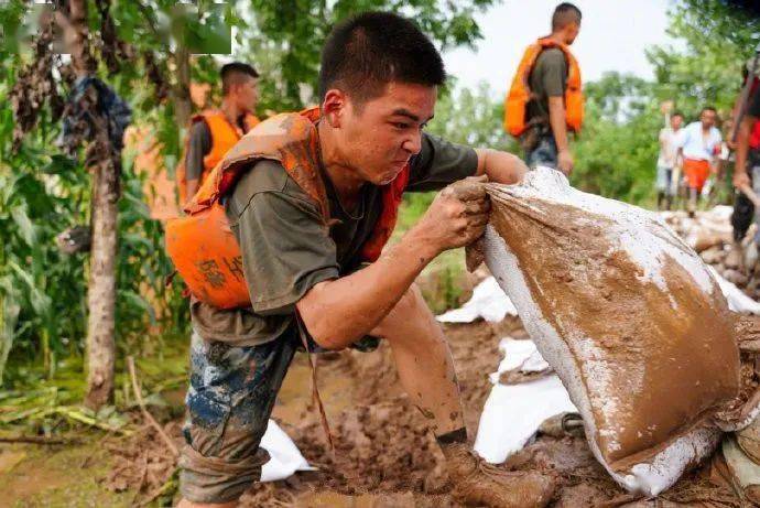 研语| 致敬抗洪英雄:谢谢你,乘风破浪的逆行者!