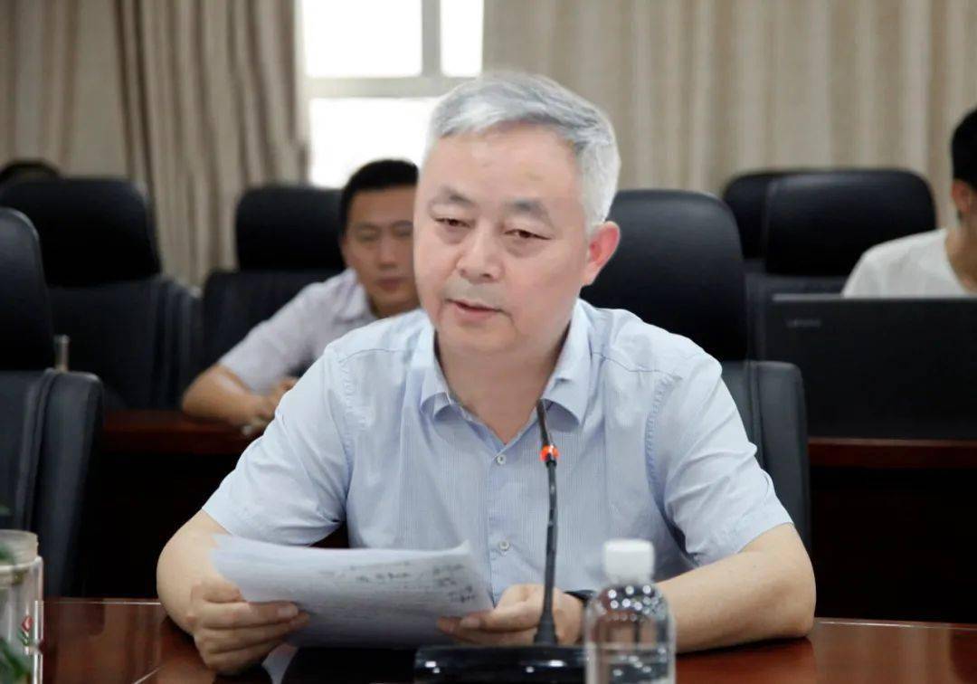 就切实做好下半年集团公司人力资源重点工作,杨海峰要求:一是要从落实