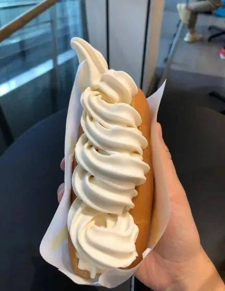 酸菜鱼奶茶,宜家冰狗.又有奇奇怪怪的美食上线啦