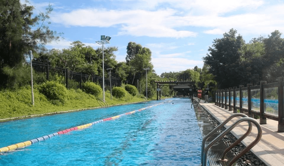 100米长道泳池50米国际标准泳池拥有6个梯田水池游泳馆面积达2.