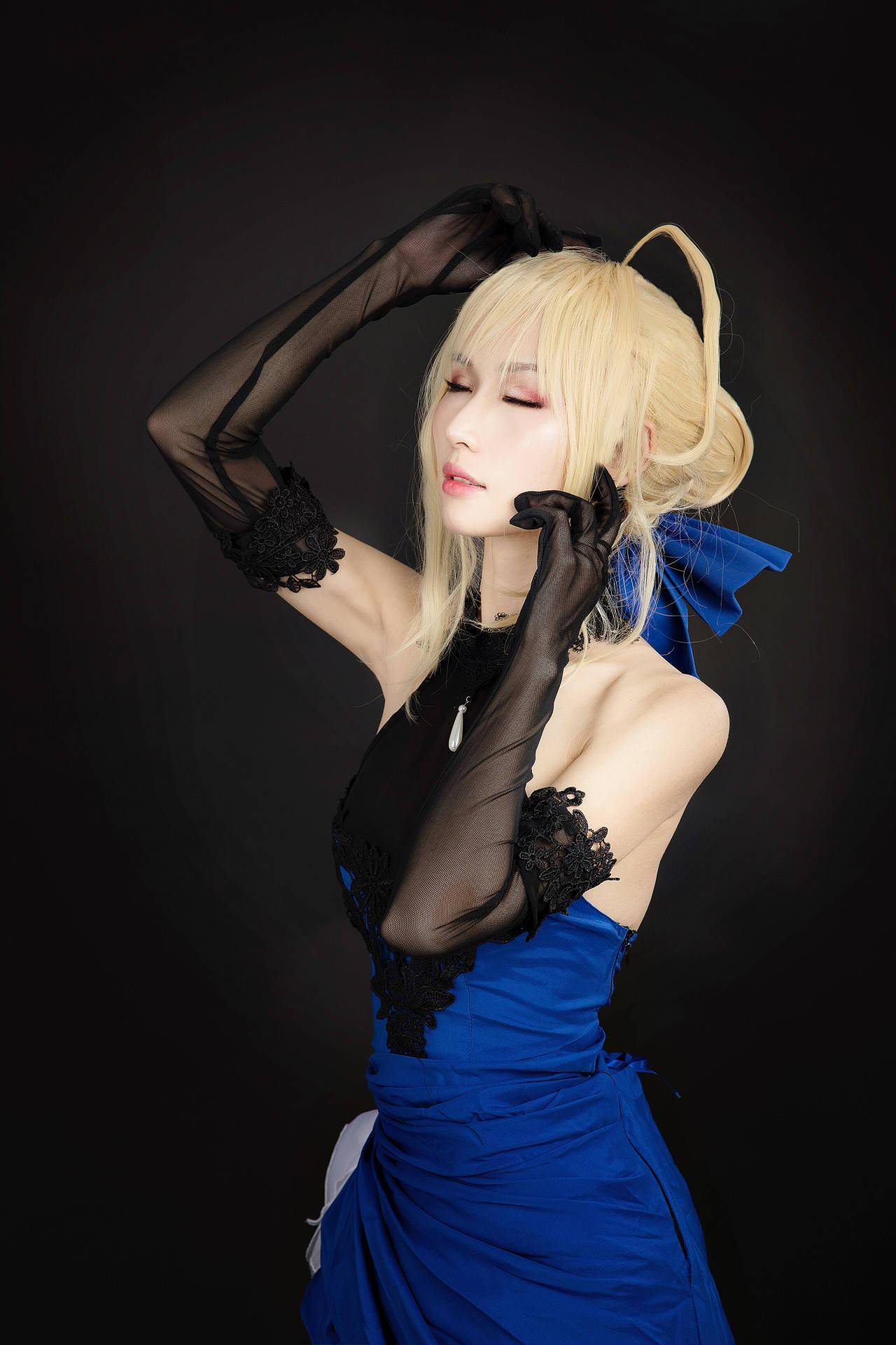 蓝礼服 saber cosplay