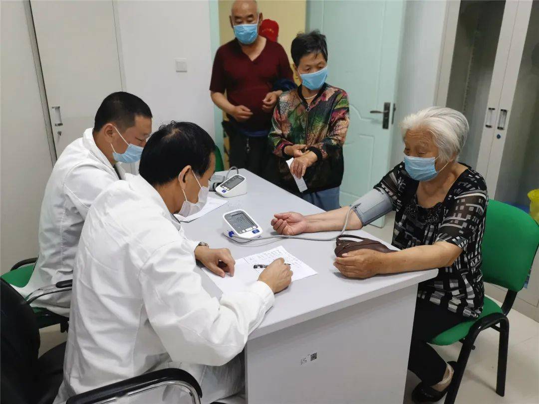 饶河农场社区卫生服务中心巩固疫情防控成果科学有序开展老年人免费