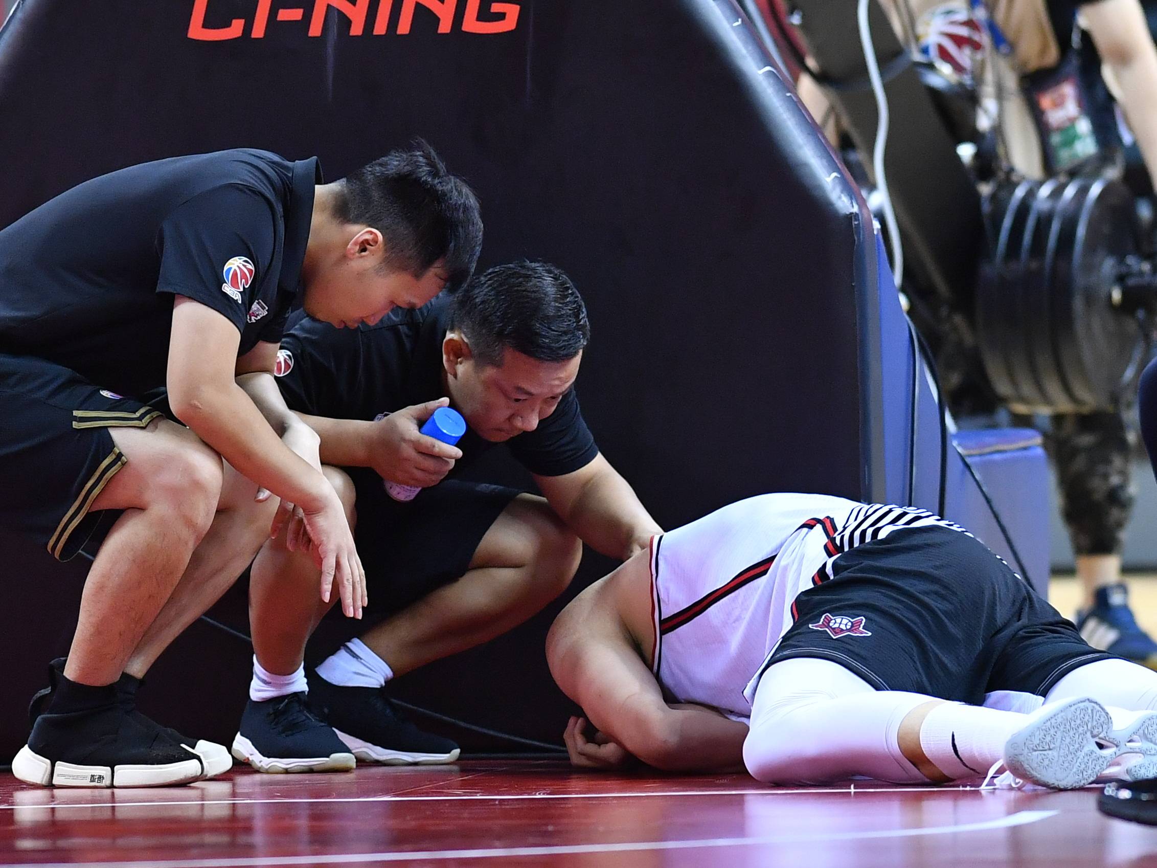 篮球——cba复赛第二阶段:上海久事胜深圳马可波罗