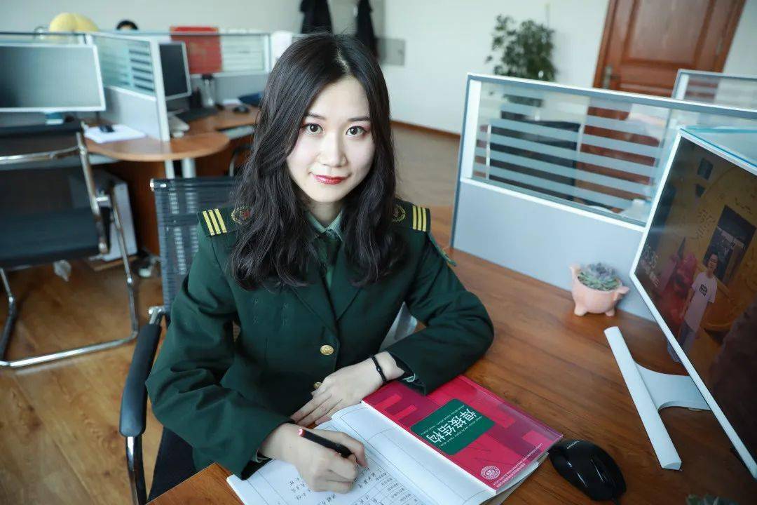 张琦 毕业于大连交通大学车辆工程专业,本科学历,学士学位.