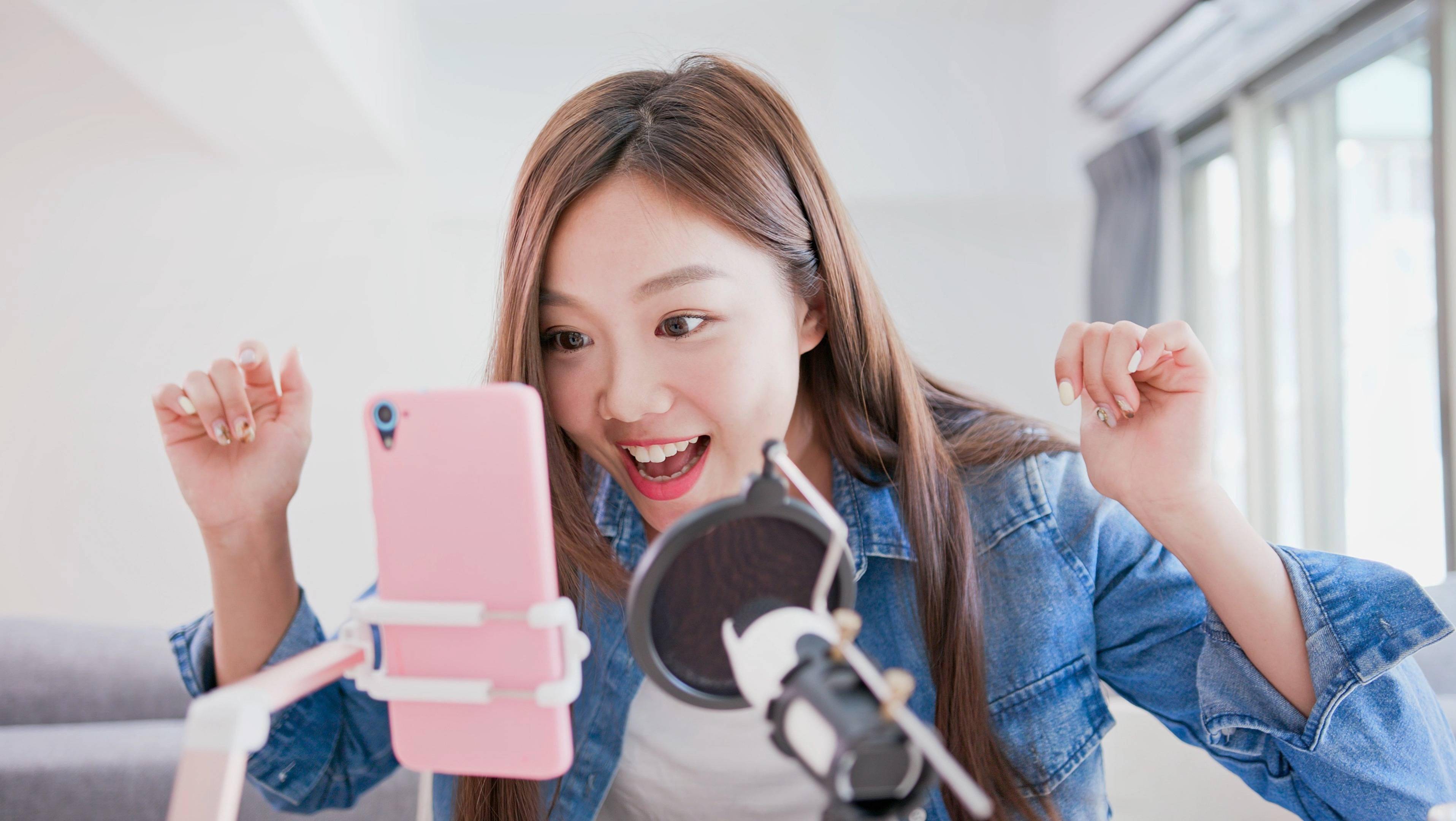 我妈喊我去直播带货了