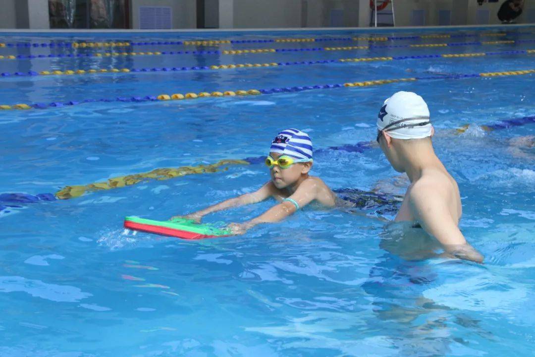 "泳"往直前 "泳"动青春 ——2020年体育夏令营之游泳篇