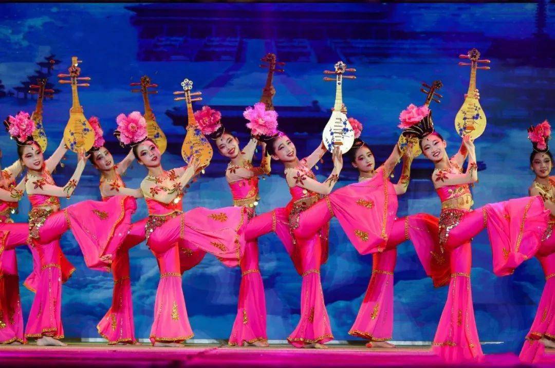 壹佰舞蹈艺术中心丨舞光时色艺留童年299儿童体验课招募啦