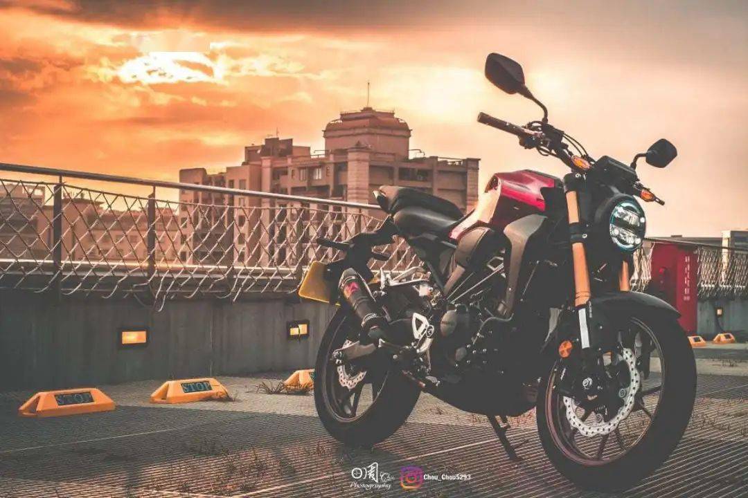 改装档案|honda cb300r 撕裂时空的彩色咖啡