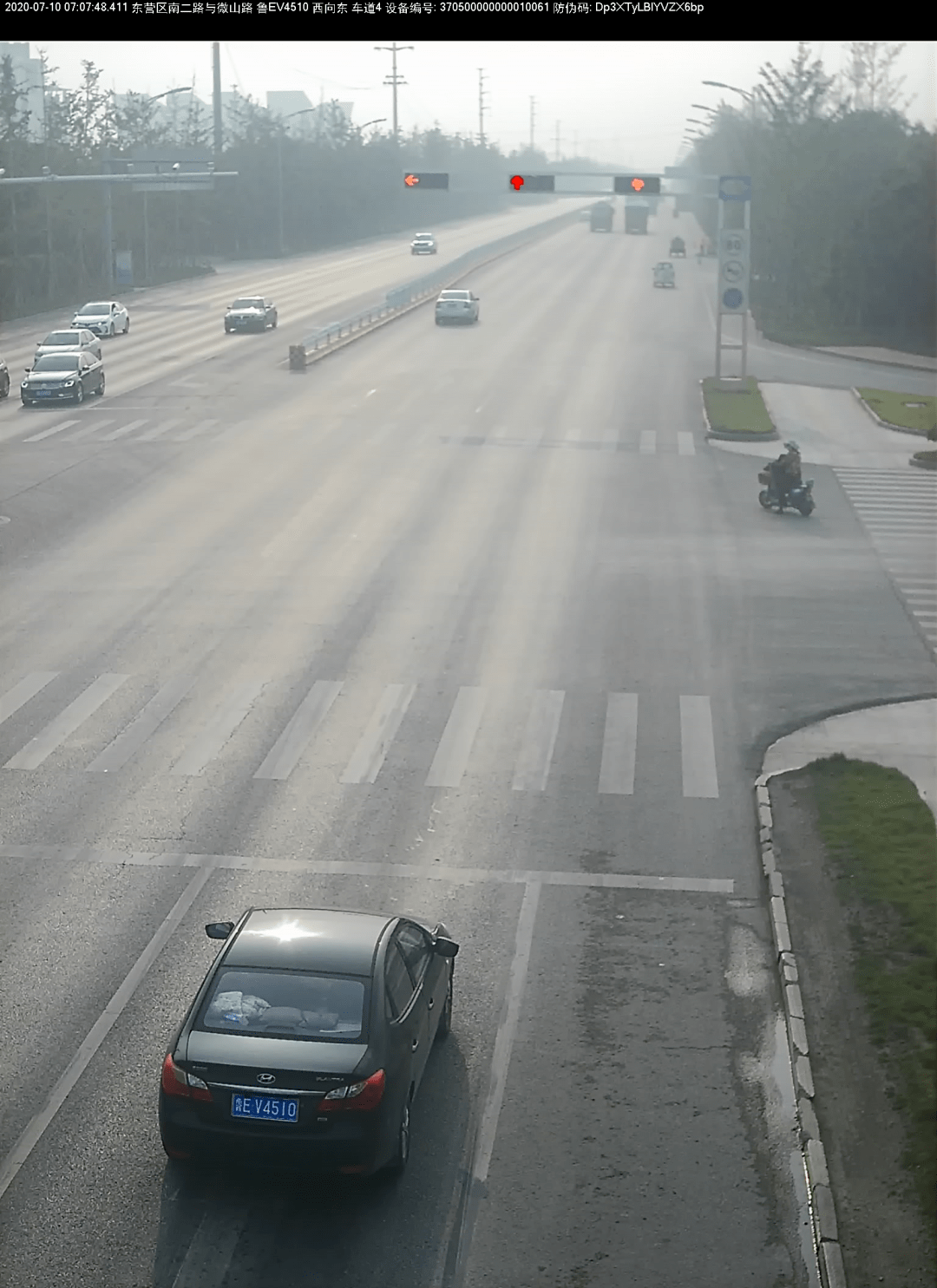 这些车在东营闯红灯被曝光!
