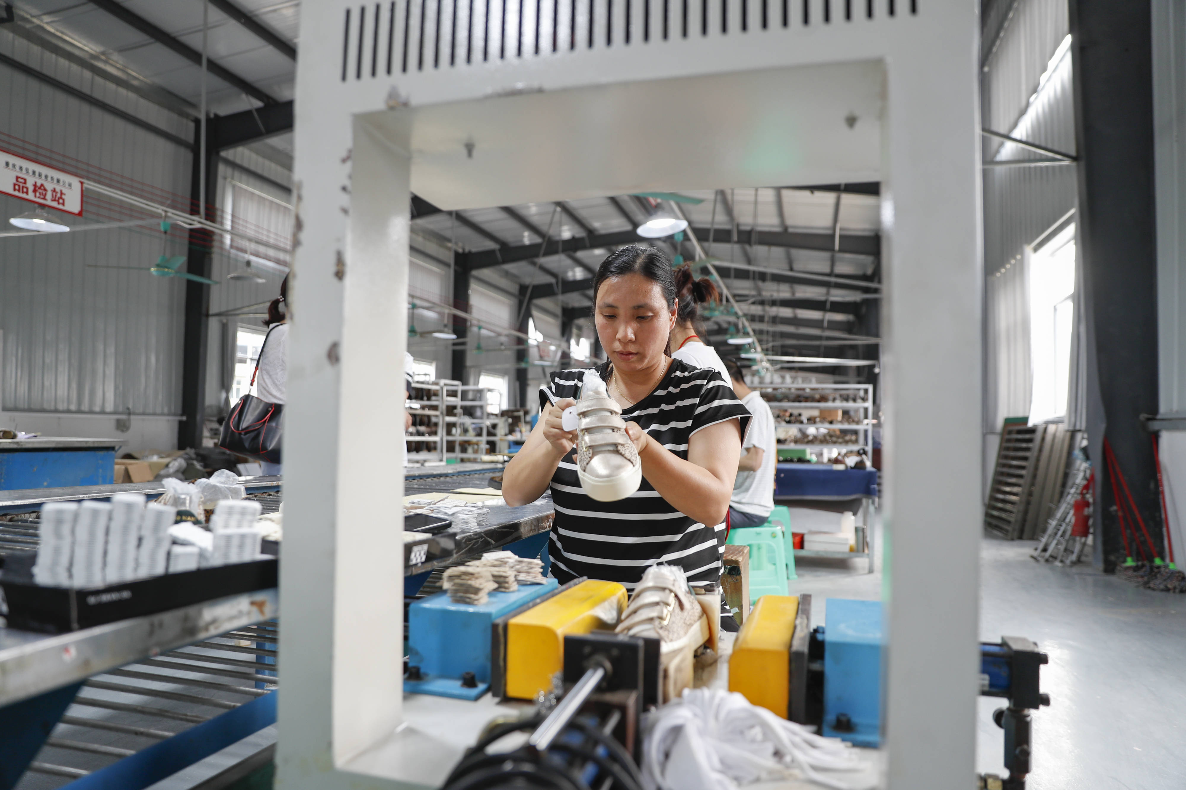 不让一名贫困劳动力失业三峡库区稳就业见闻