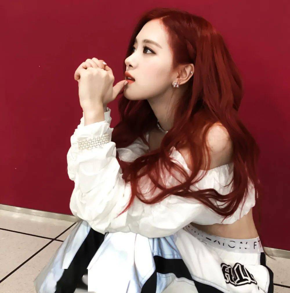 微信头像朴彩英ros07