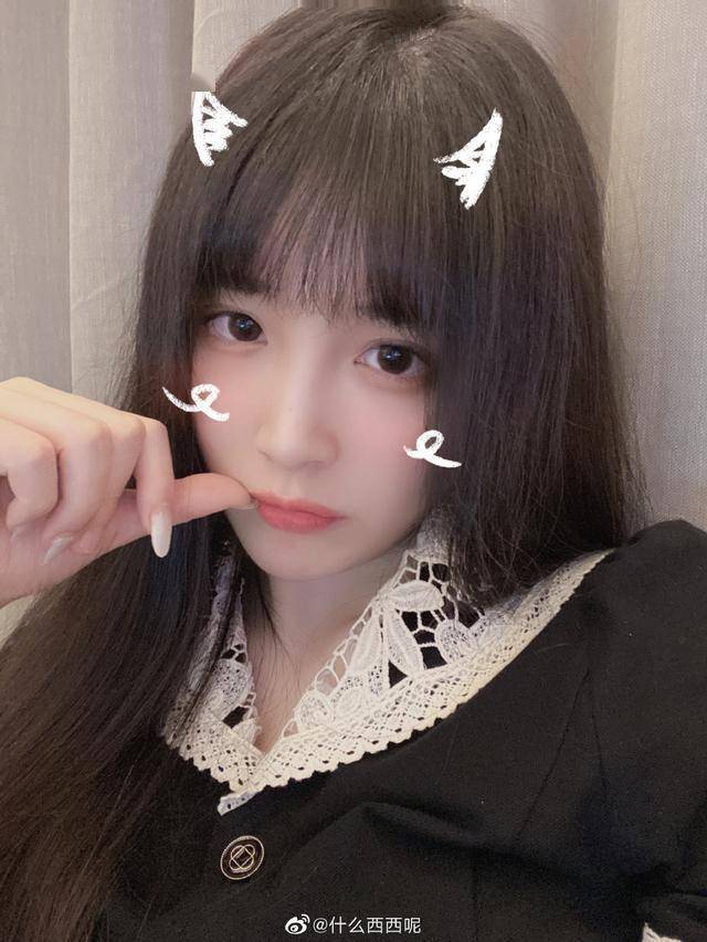 有网友透露,其实haro和女友在一起很久了,但是没有公开恋爱关系,但是