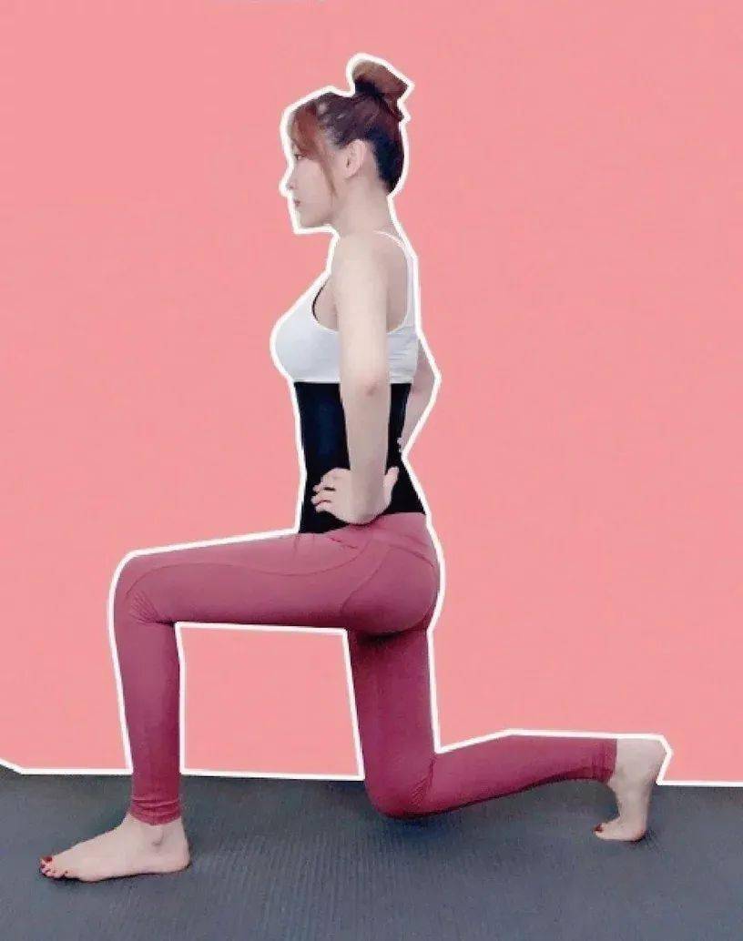 单膝高跪姿蹲