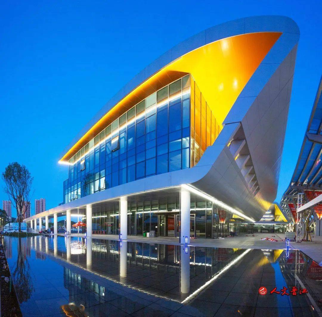 作为福建省第三大的会展中心,晋江国际会展中心总用地面积180