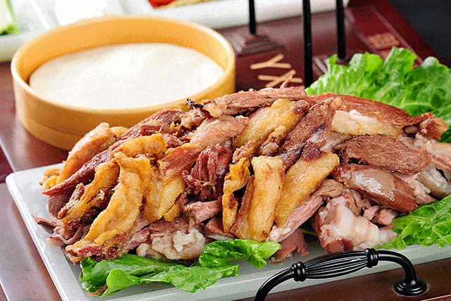 大虾,羊臂臑,大秦牛肋骨,富贵茶香肉,楚将军血鸭,甲鱼泡馍,贡米馐膳