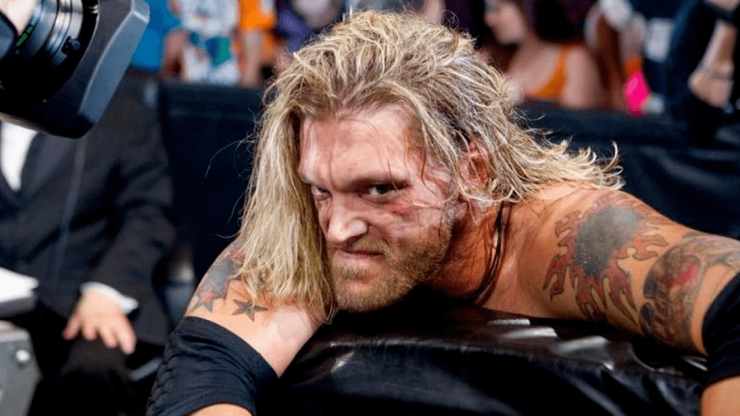 有人在网上谈论艾吉可能在nxt接管大赛上挑战芬·巴洛尔(finn balor)