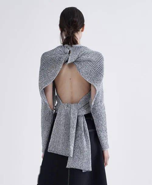 设计细节 | 后背镂空,高级的性感