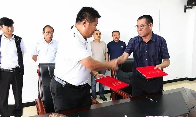 扎鲁特旗人民政府与奈曼旗都冷养殖有限公司签约仪式举行