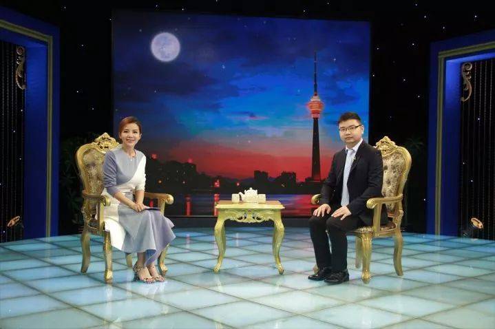 湿父郭云鹏接受央视朱讯专访,作品入编《对话中国》大型文献史册,乒乓