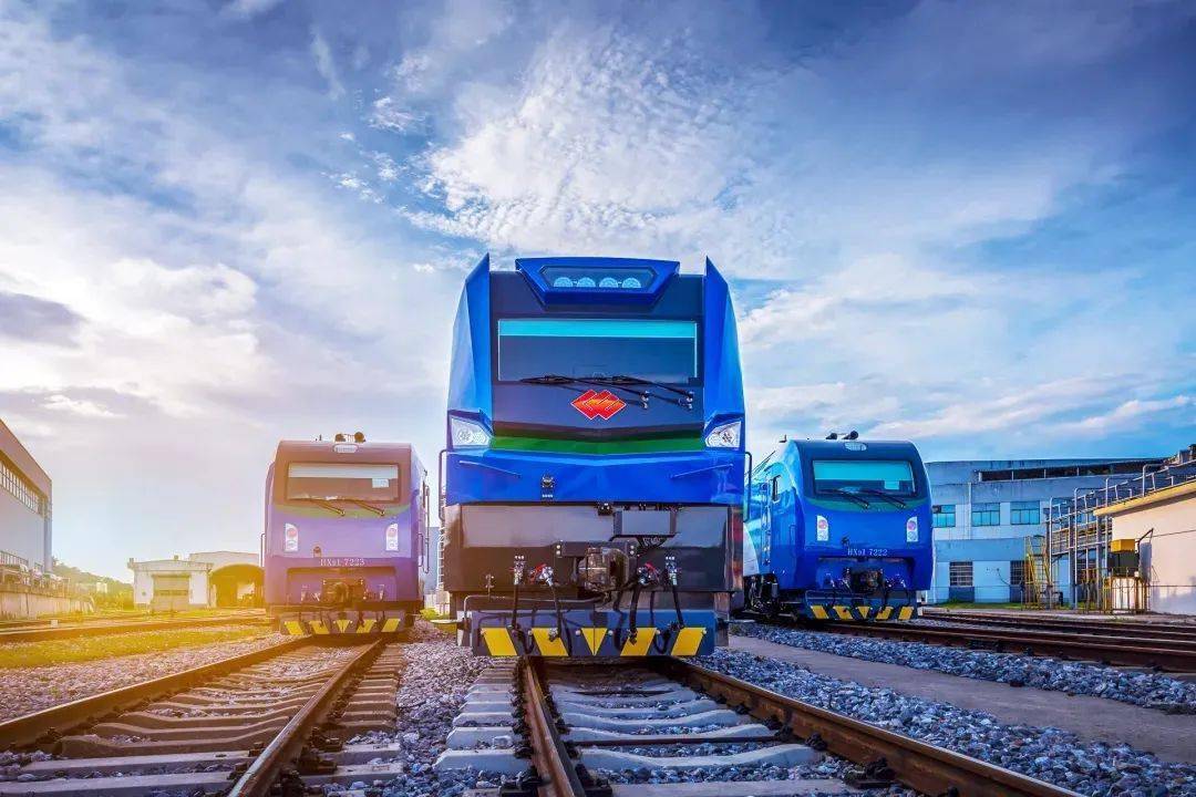 大国重器株洲制造全球最大功率电力机车神24昨在株下线