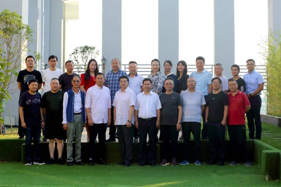 最后,终身会长彭宇兴在总结中说:"商会搬入新会址,是万里长征走完了第