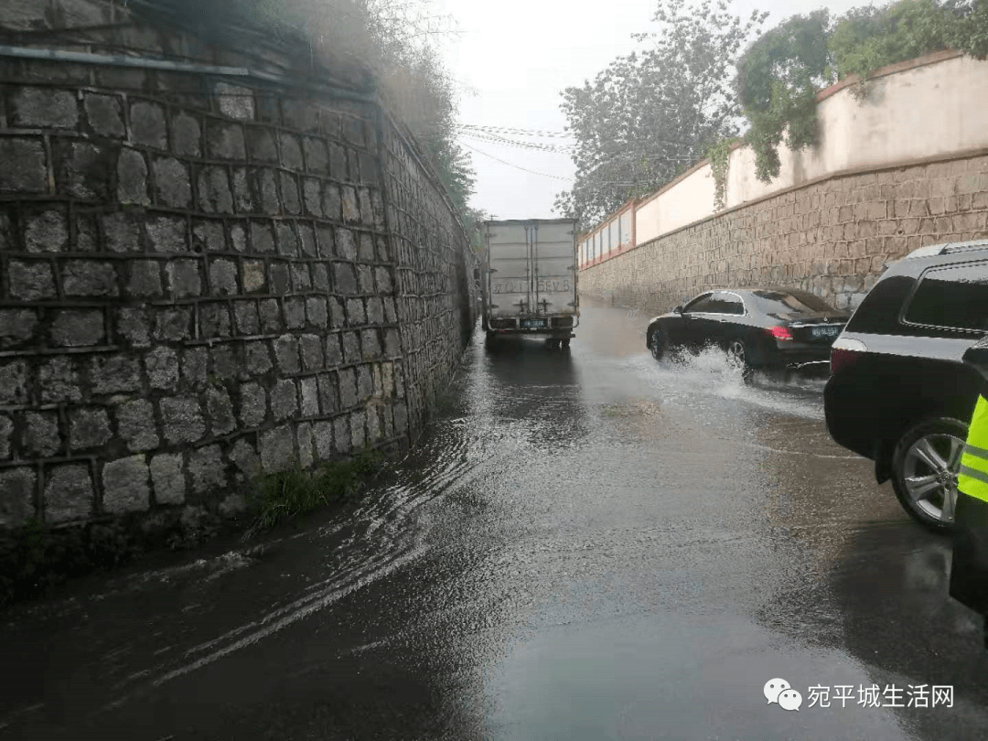 昨日暴雨致豐西橋洞積水嚴重無法通行今明兩天還有雷陣雨