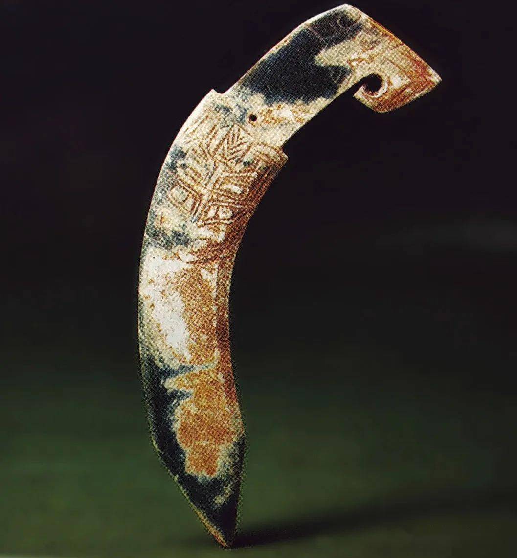 王玉启祥—商代龙纹饰玉器的艺术特点及演进_红山文化