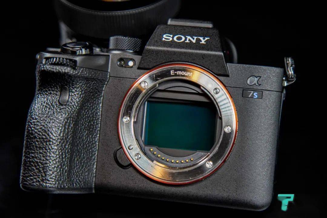 新研发的背照式exmor r cmos影像传感器