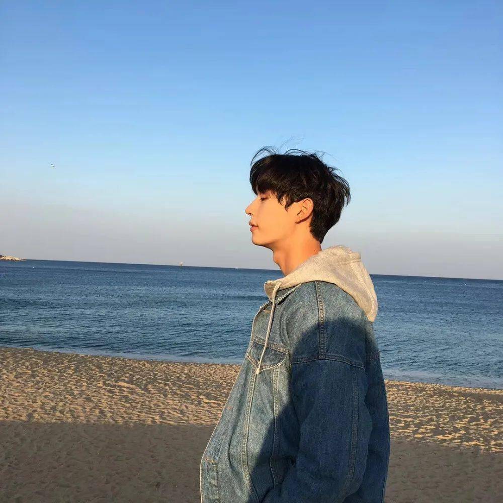 今天男生头像来一波!_少年