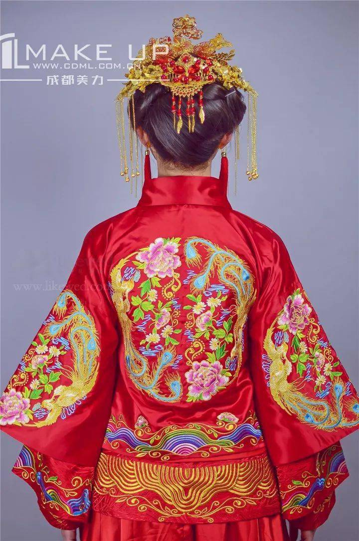 中式新娘背影图片