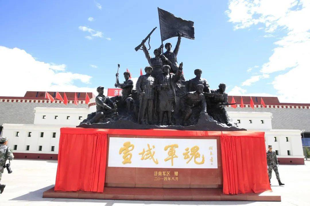 《雪域军魂》2014年 高8.6米.