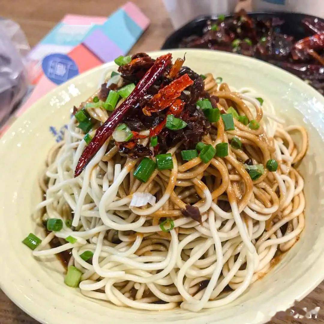 上海凉面 //顾名思义,滇味凉面是云南口味的凉面,自古滇黔渝川差别