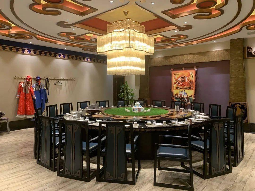 5000平餐厅豪气十足在长春最贵的烤全羊办升学宴是啥感受