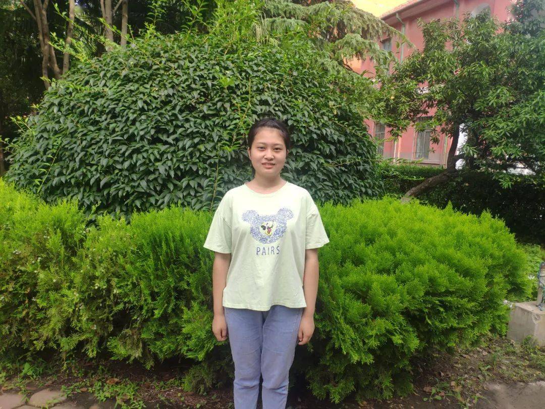 漯河四高文科状元胡冰冰:高中三年,实现高招文科650分的大飞跃