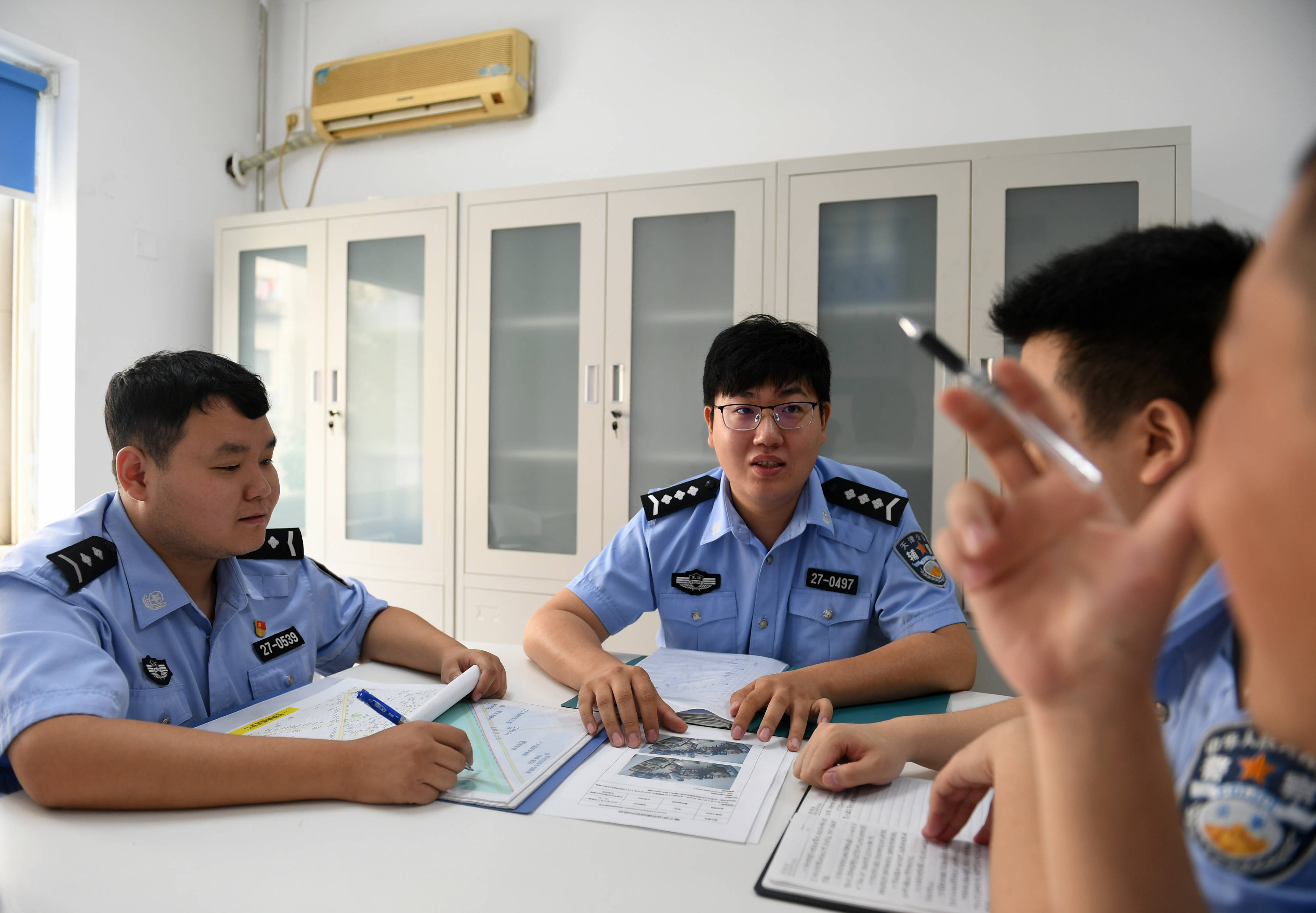 孟辉练就一双火眼金睛的90后图侦辅警