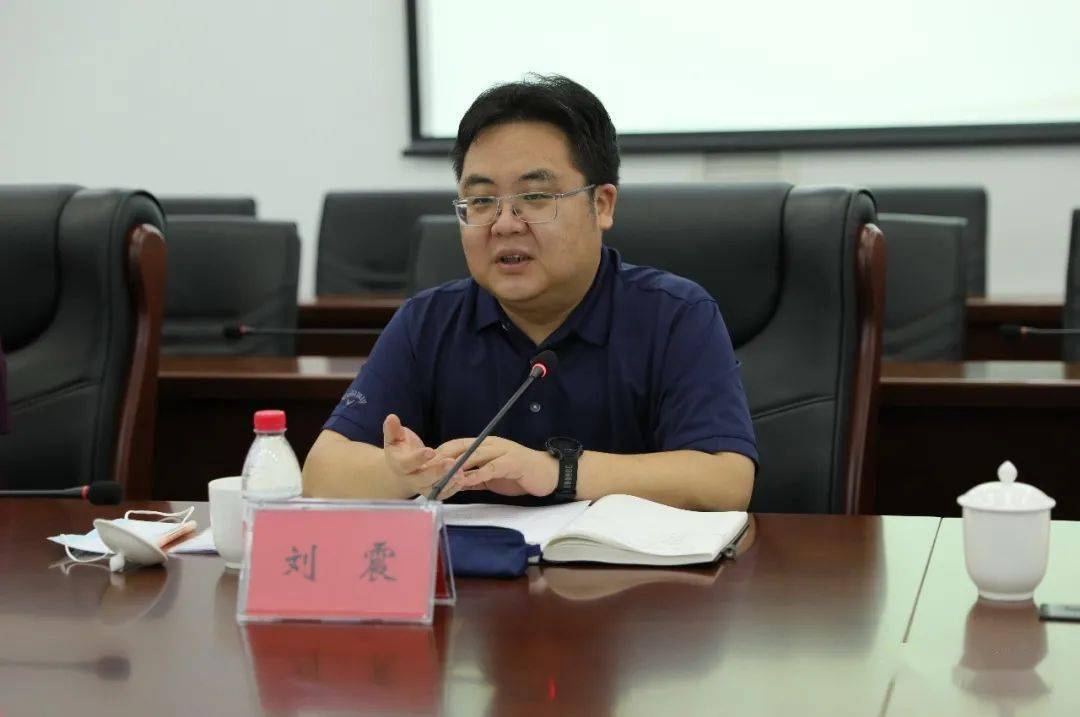 区委副书记刘震同志讲话区档案馆馆长龚士宏同志汇报档案工作区档案馆