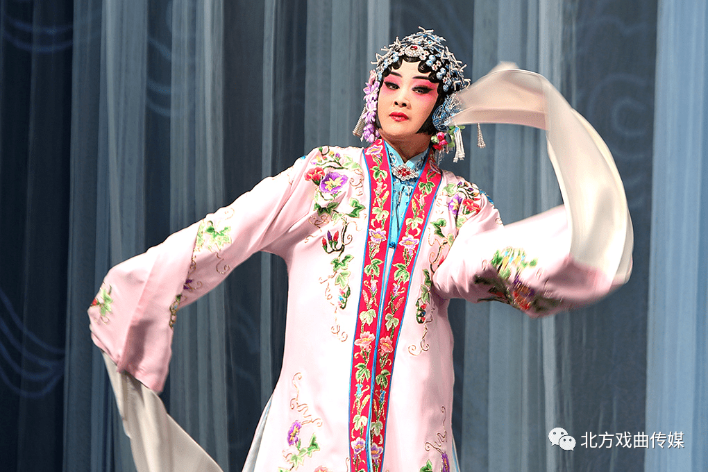 津门摄影家眼中的京剧名家赵玉华——《勘玉钏》(3)