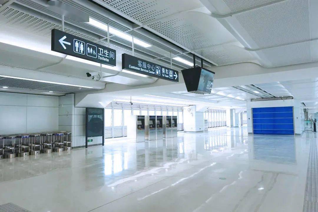 深圳龙华地铁站出口图图片