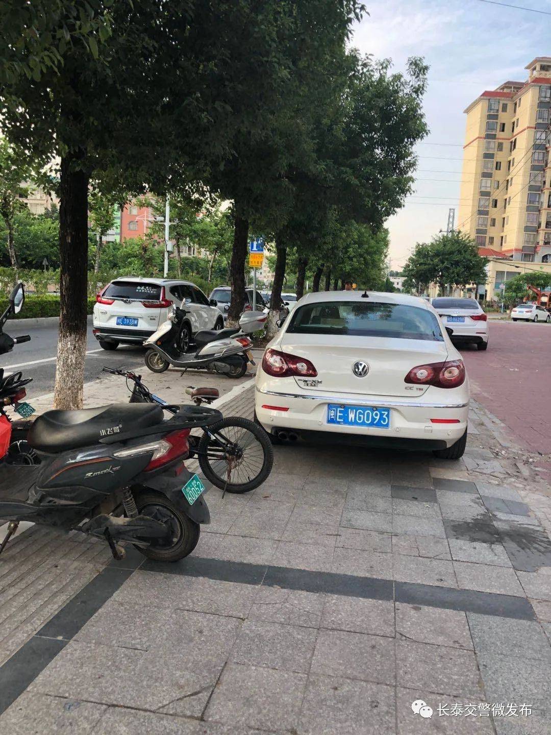 地址永都超市门口车主徐*聪车牌闽ewg093地址人民路车主黄*生