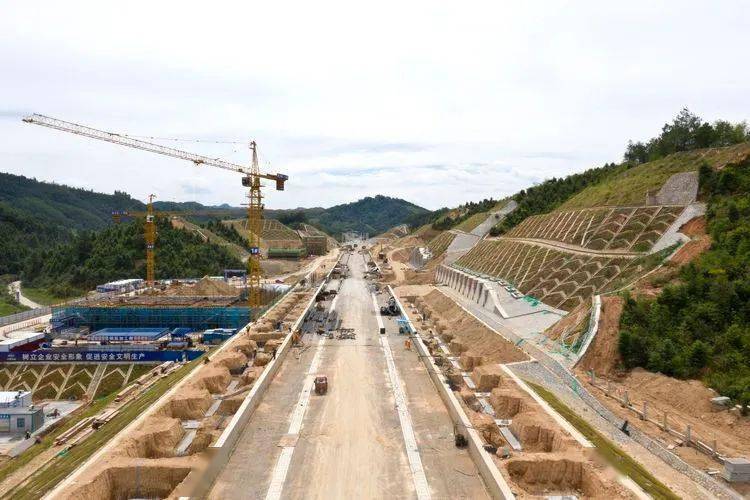好消息!明溪兴泉铁路西家山隧道全线贯通
