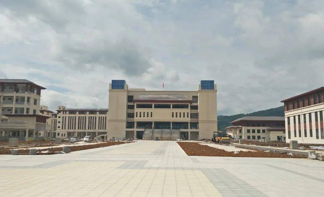 还有十来天开学了,利川一中新校区能如期完工吗?此外……_手机搜狐网