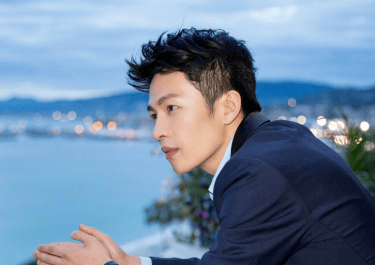 《我在时间尽头等你》中,扮演男主林格的李鸿其其实是一名台湾演员