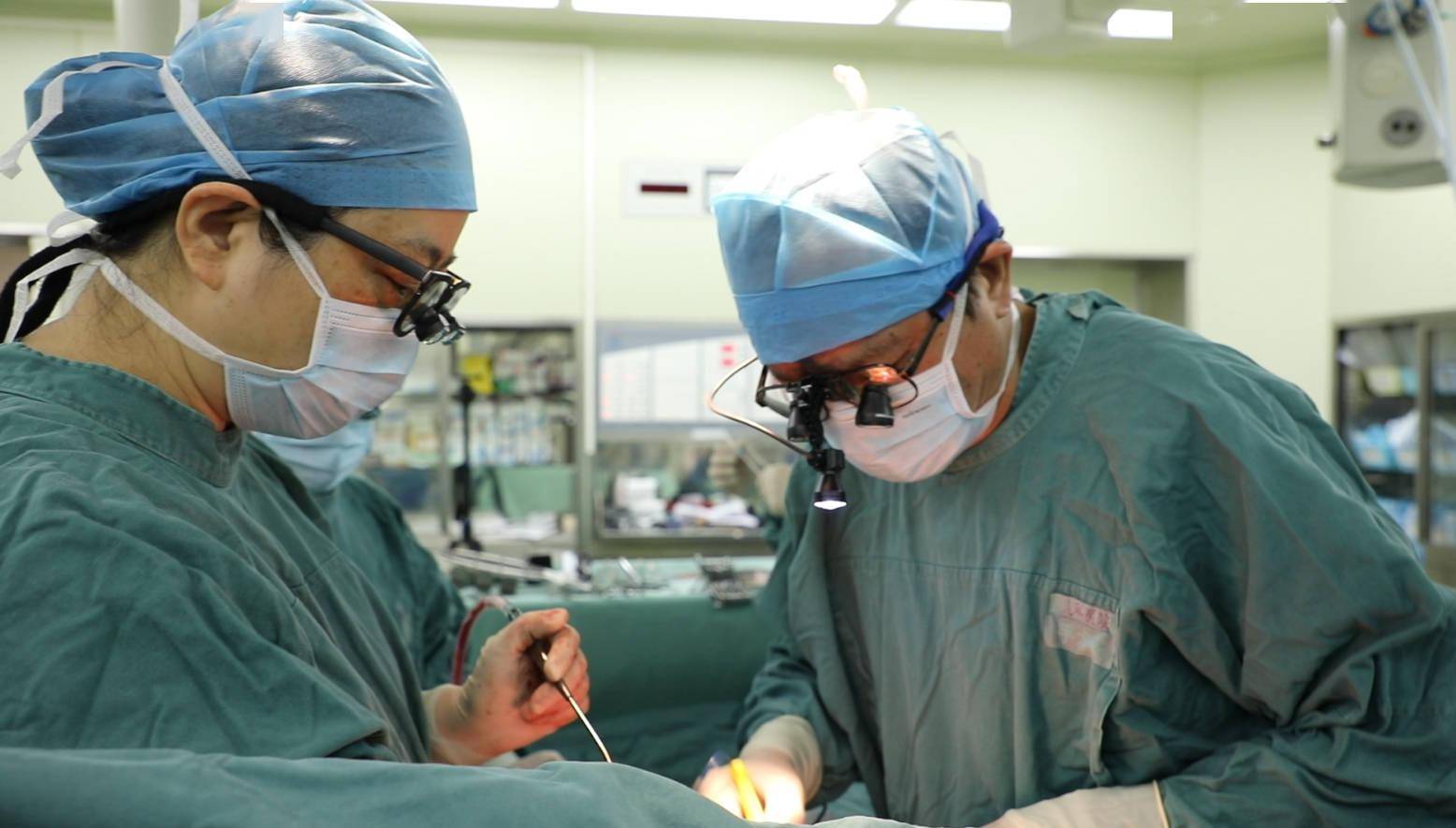 复旦儿科完成国内首例儿童心脏不停跳冠脉搭桥手术