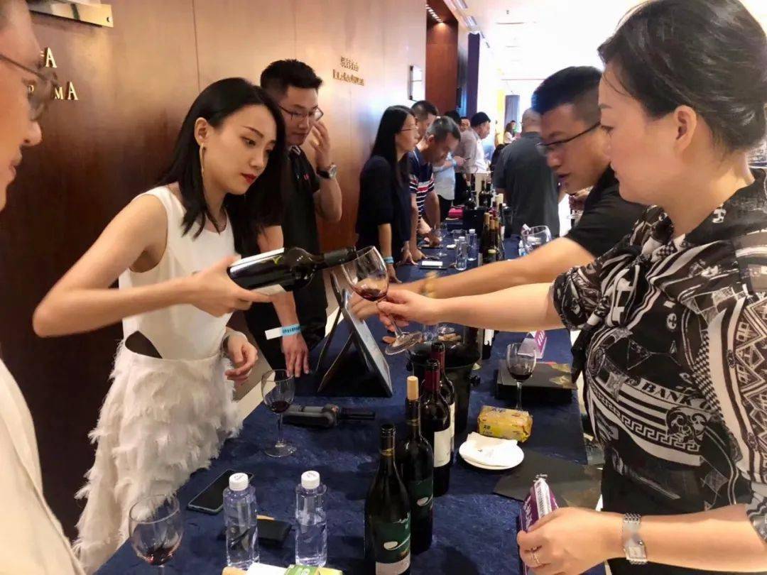 深圳葡萄酒：历史与现代交融的艺术之选