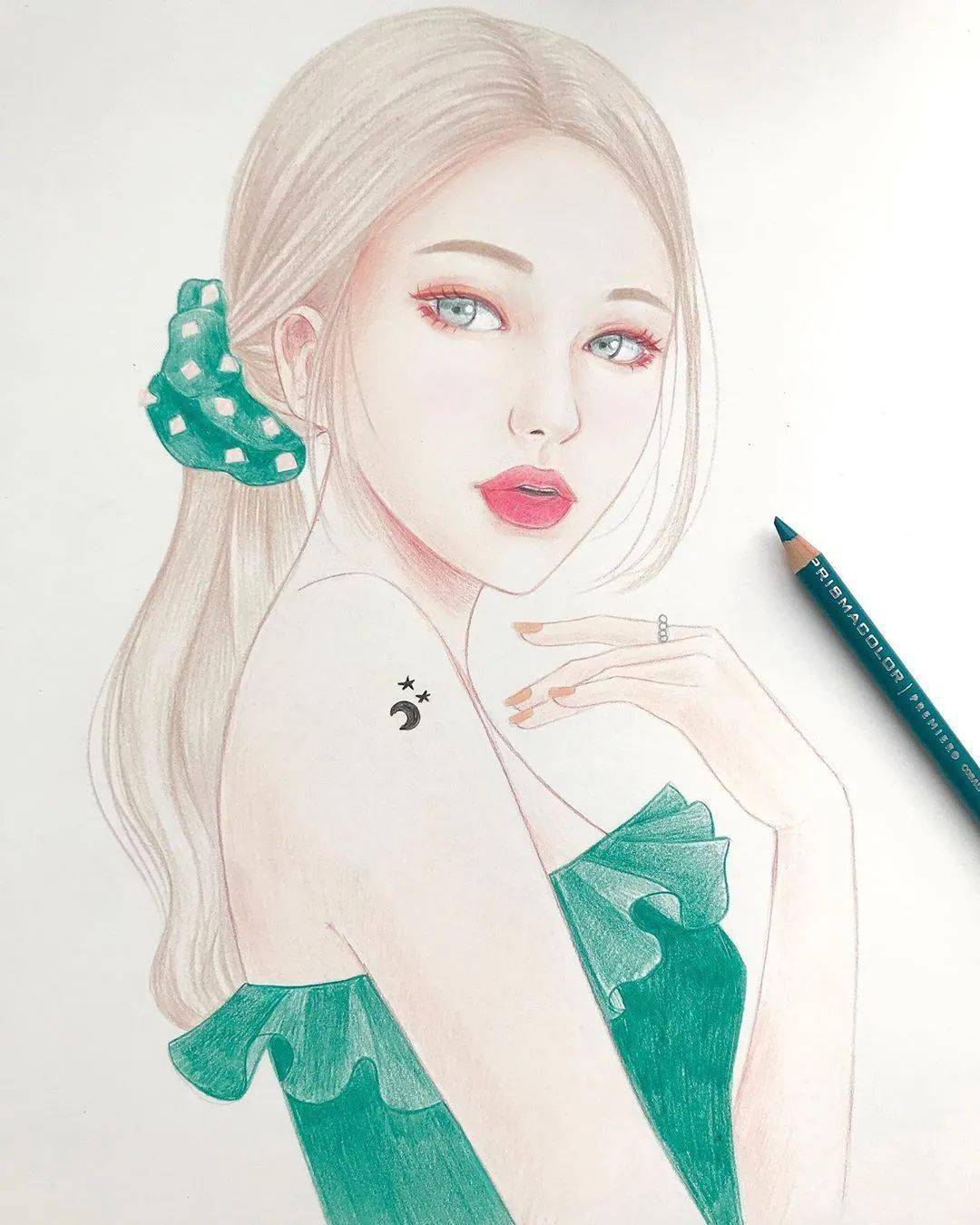 手绘插画 彩铅绘画人物头像