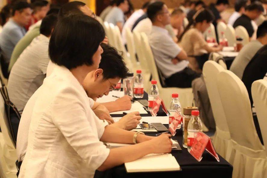 2020年江苏省公务员录用面试考官资格(泰州市)培训班圆满结束_查学斌