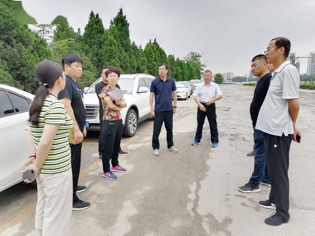 文登区副区长张晓威到文登市场检查指导