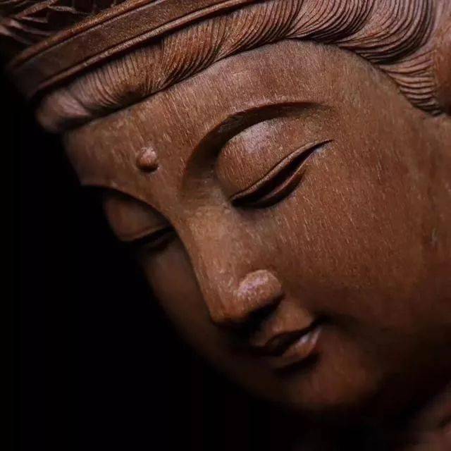 印度老山檀雕刻大日如来工艺入目表达真切一眼恭敬之品